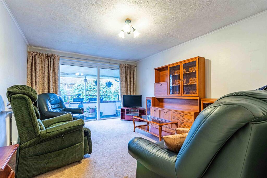 Living Room 2.jpg