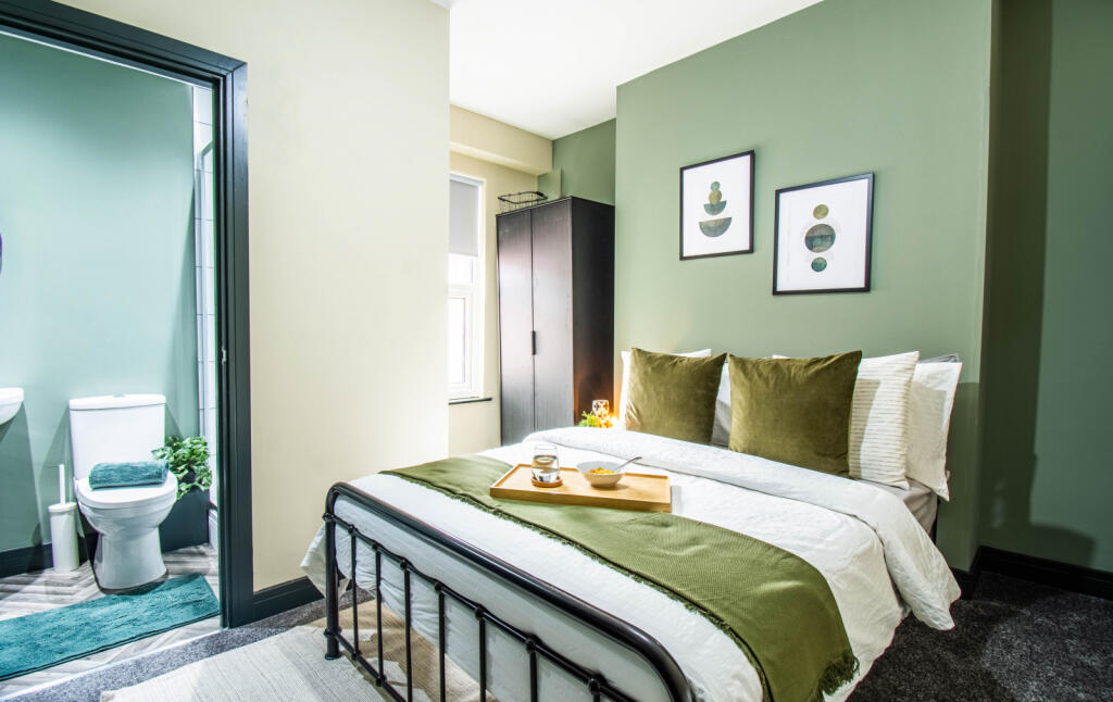 Chic and Contemporary Rooms in Sheffield !!!!