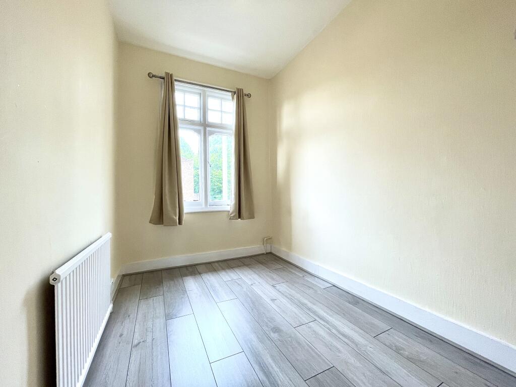 Bedroom 4.jpg