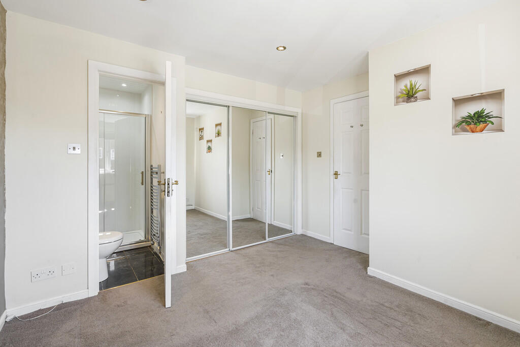 8 Glenisla Court,...