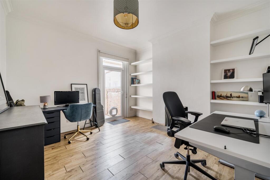 For Sale by Aspire Residential | Broadwater Road