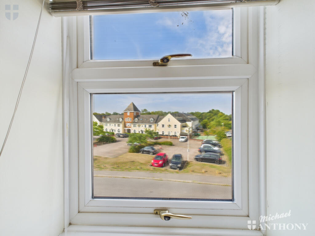 CAM03218G0-PR0739-STILL018