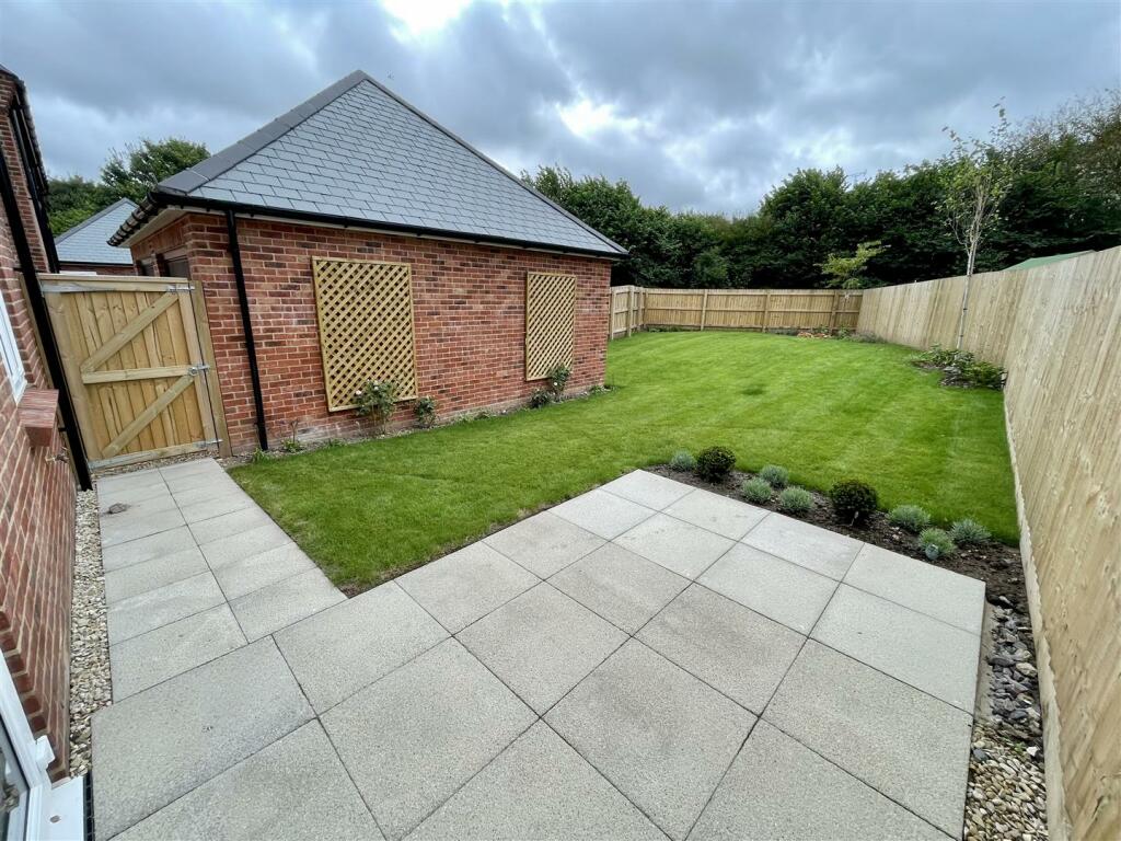 10. garden 7.jpg