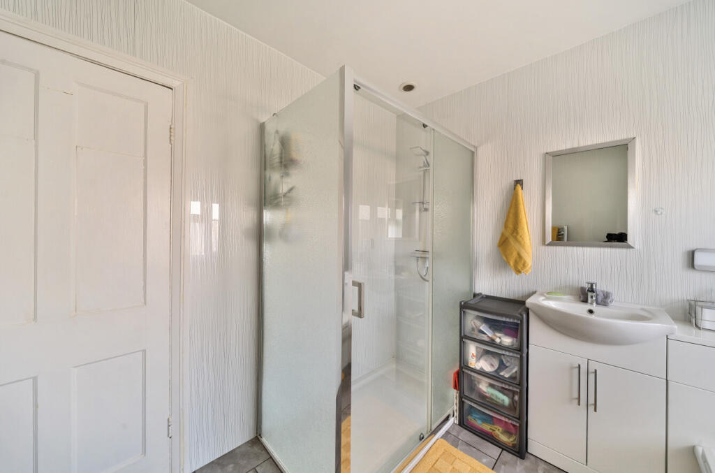 1310839-18-685058...