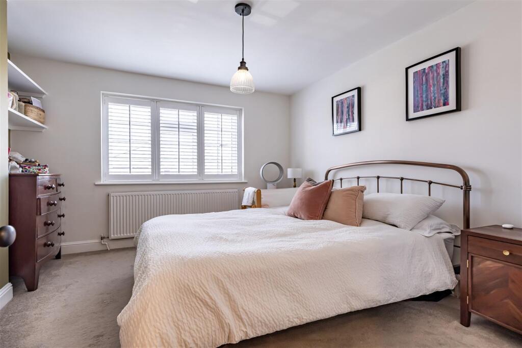 30 St Johns Road (10).jpg