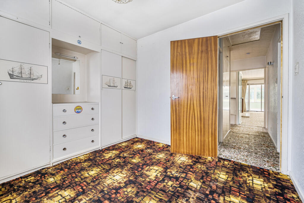 1303497-5-684ff5b...