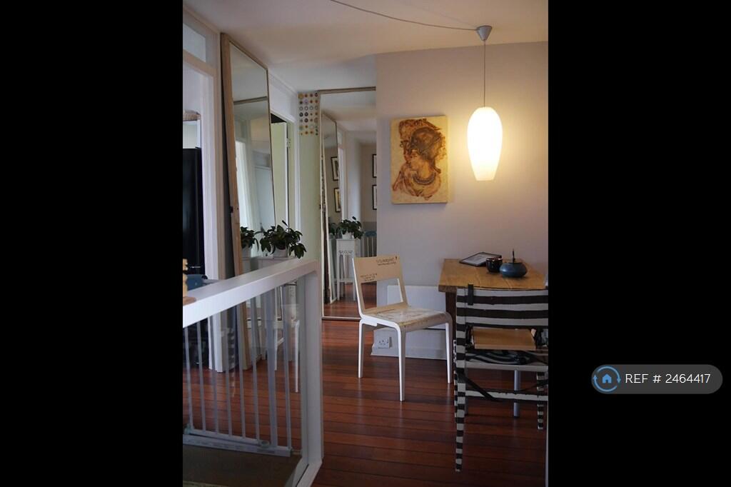 Dining Area / Landing