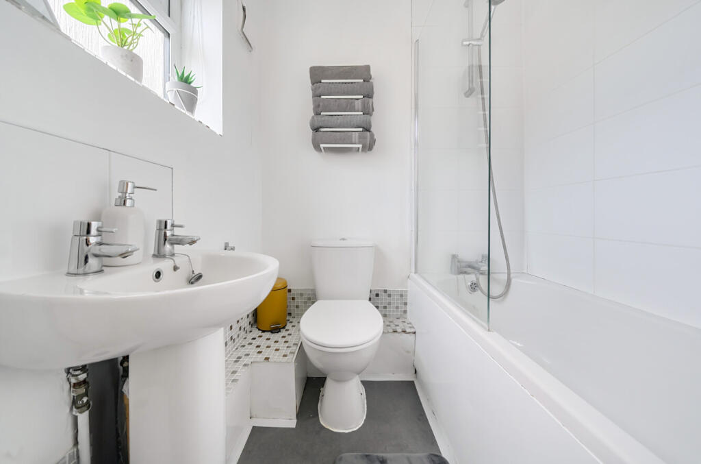 13827479691c63885967f