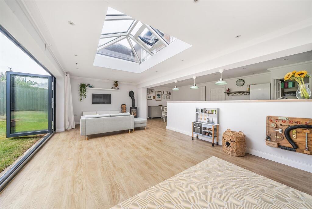 38 Graham Hill Road,Towcester