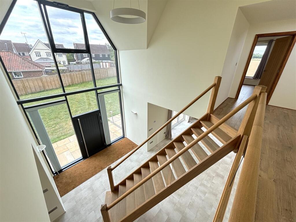 landing entrance hall.jpg