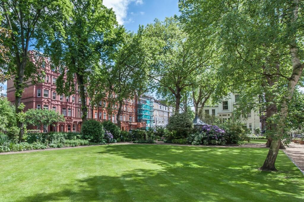 Bina Gardens-4-2 (Large).jpg