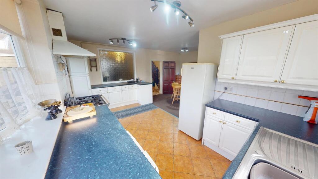 Whint Cottages Kitchen