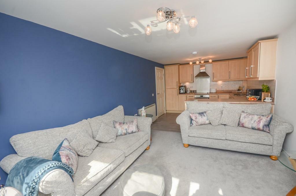 Living area pic 2.jpg