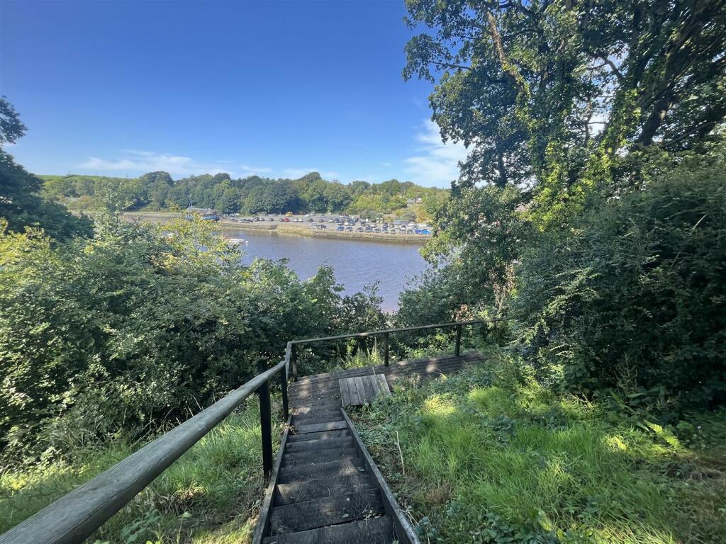 Steps To Pontoon
