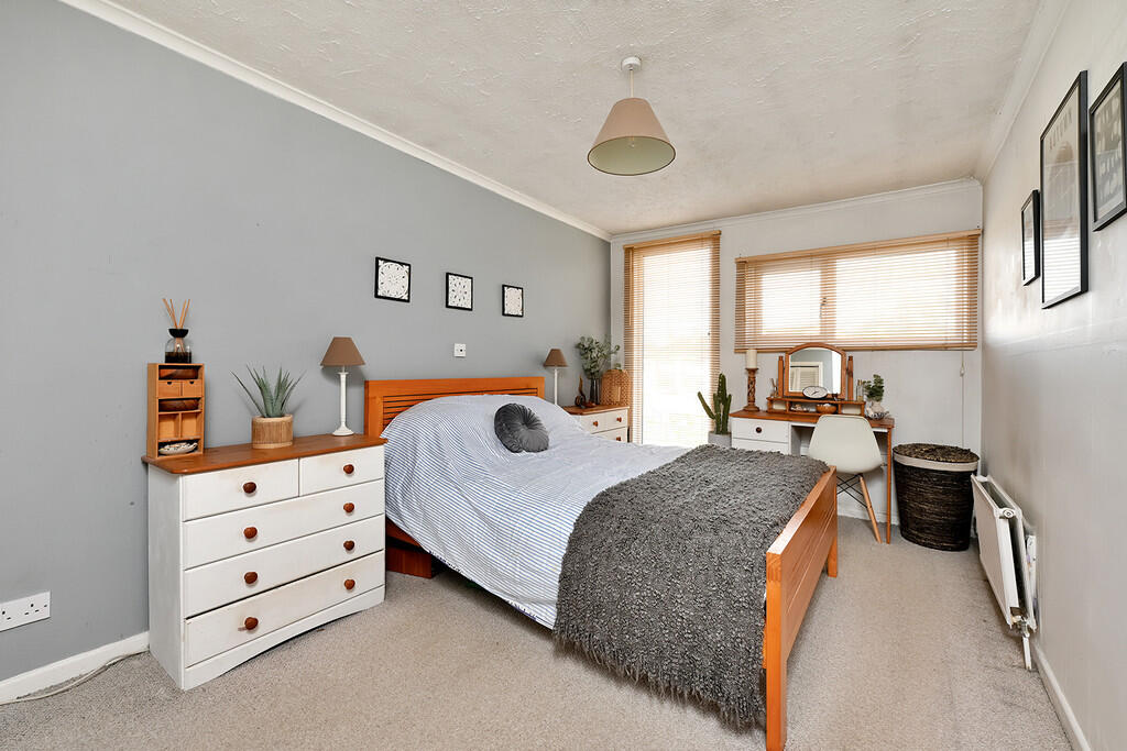 2 Selwyn Drive (1...