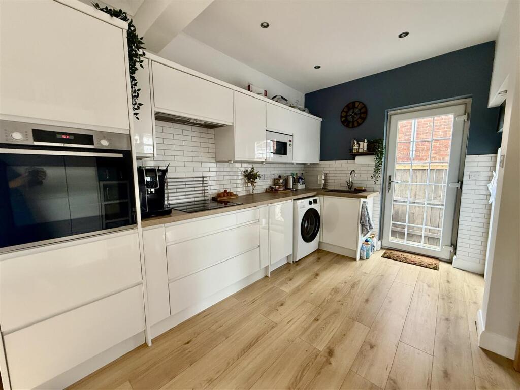 KITCHEN &amp; DINING ROOM