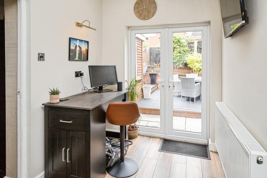 Kitchen/ Dining Room