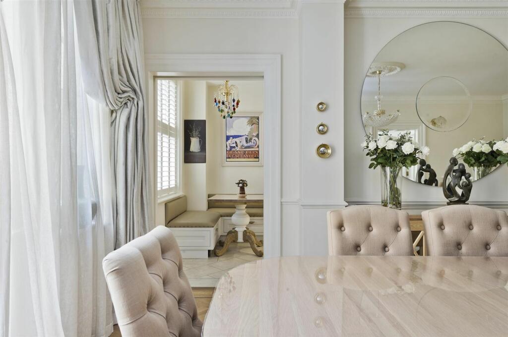 1b eaton sq-7014.jpg