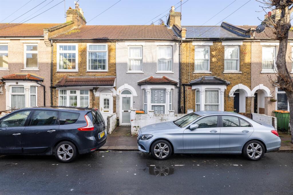 Worcester Road E12