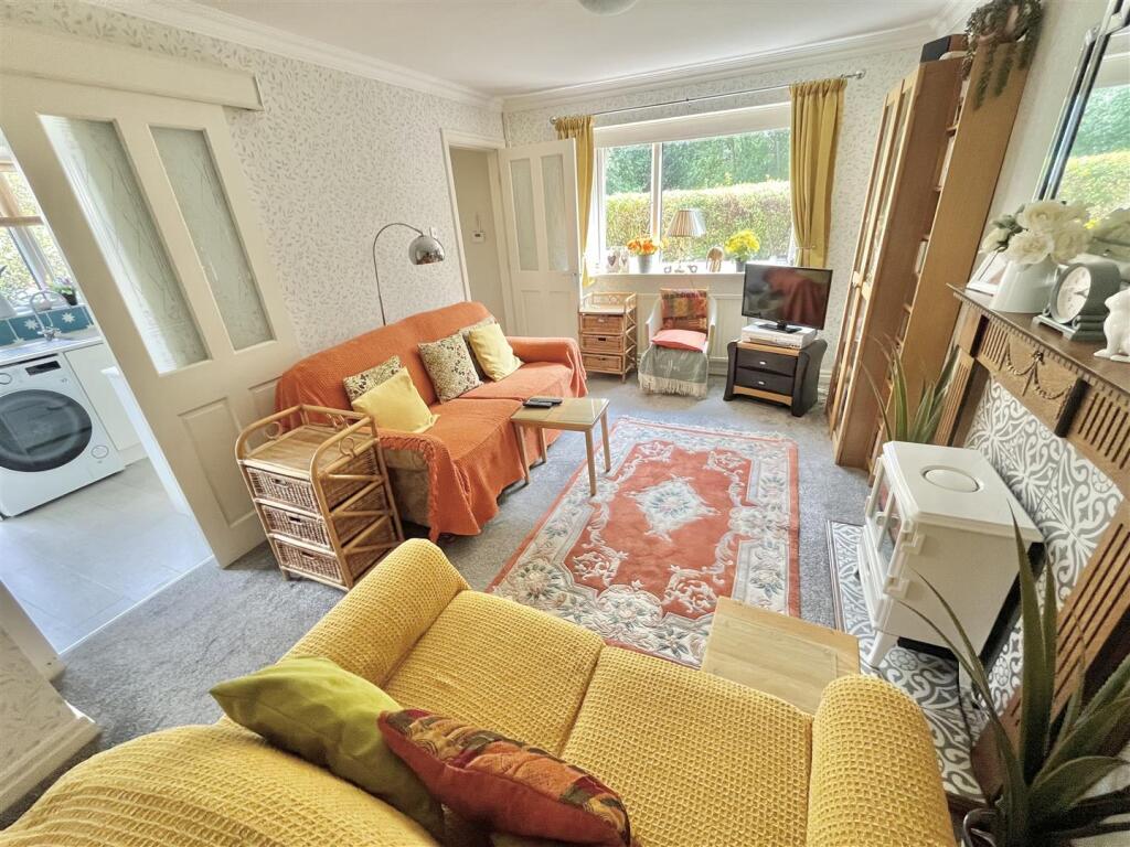 Lounge 3