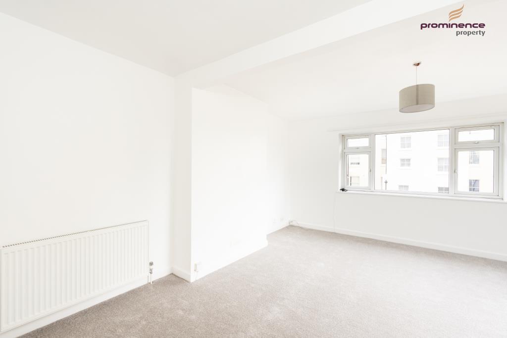 12 Windlesham Court-0003_lge