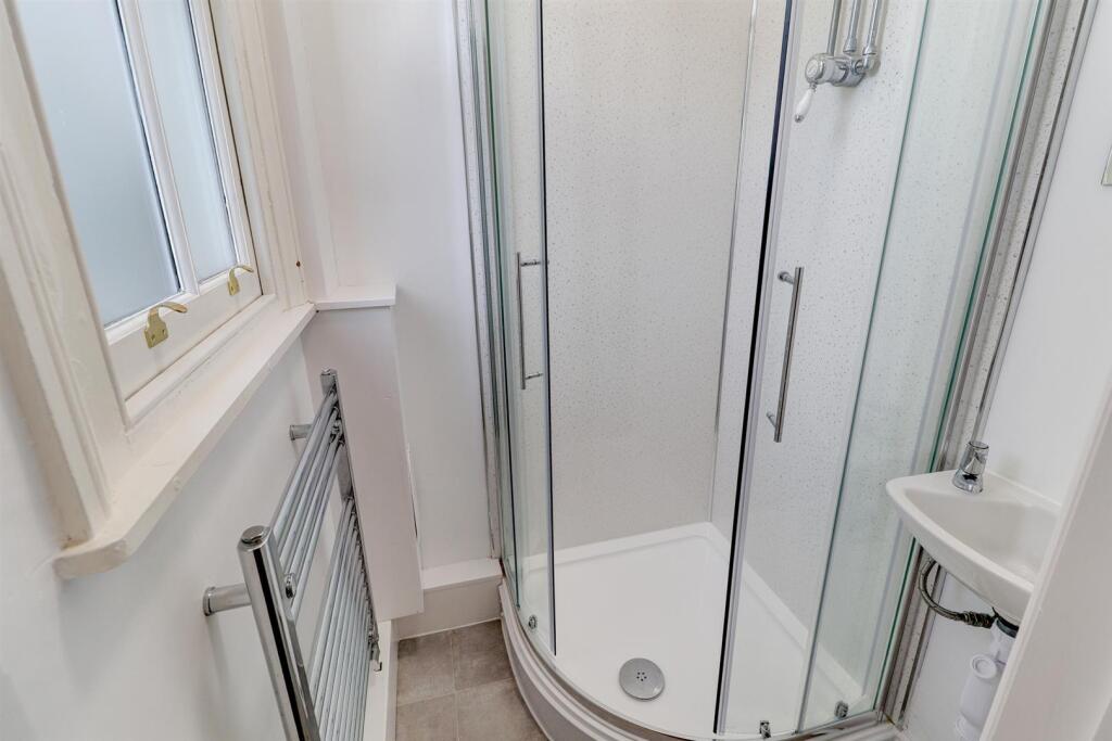 Ensuite Shower (Bedroom 2)