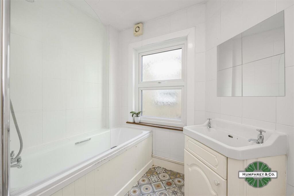 17B  Ambleside Road -009.jpg