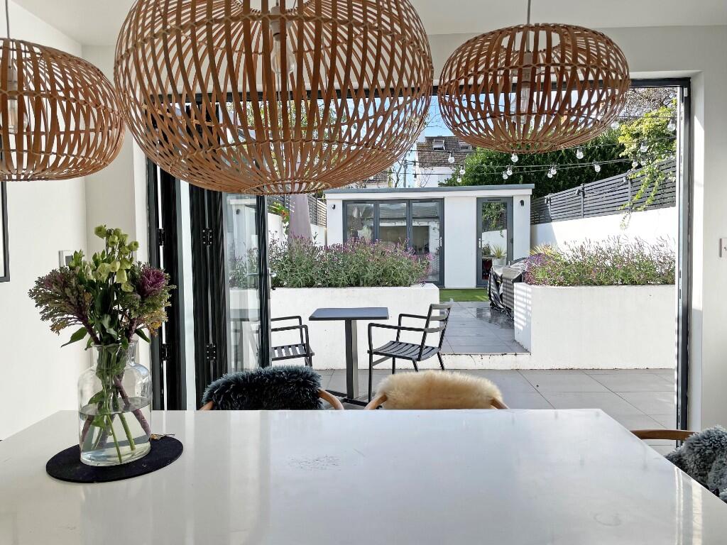 Kit/Breakfast Room