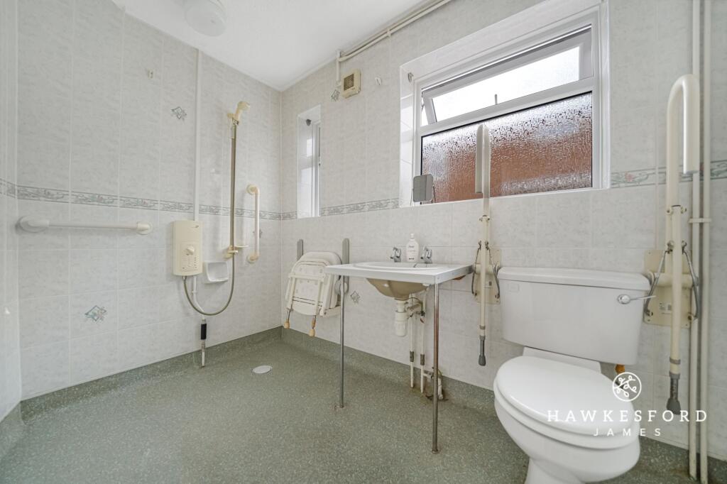 Sterling Road, Sittingbourne - Shower room