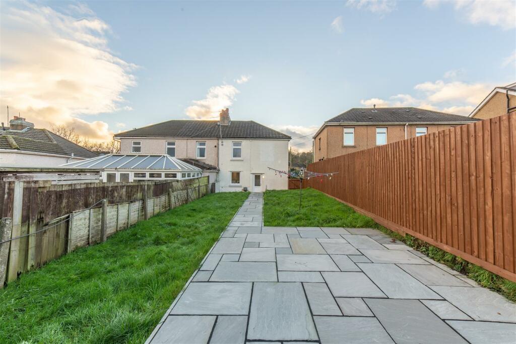 16 Clark Avenue-20.jpg