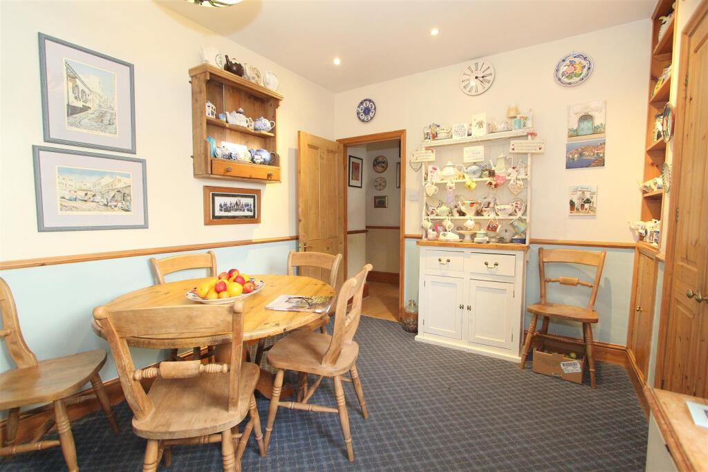 breakfast room b.JPG