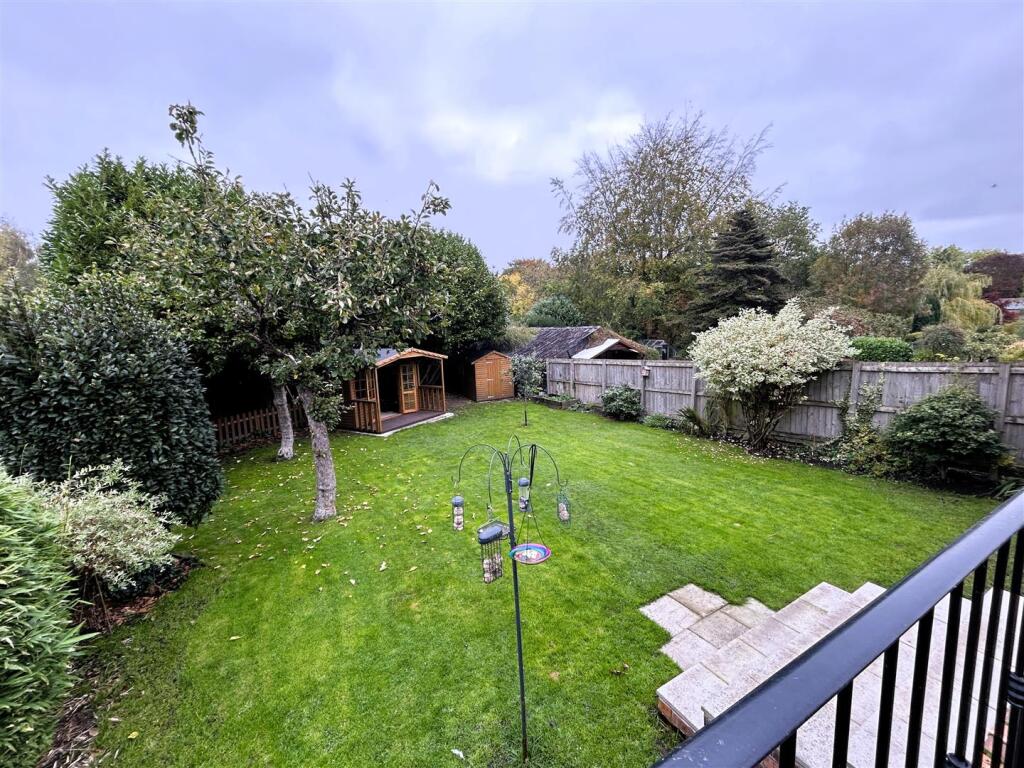 rear garden.JPG