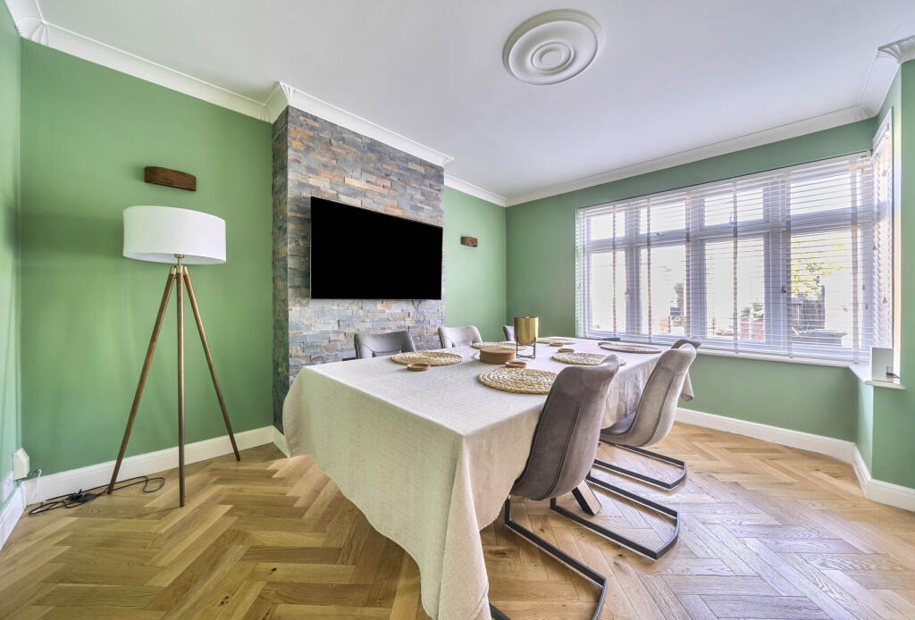 1359073-1-68da8c3...