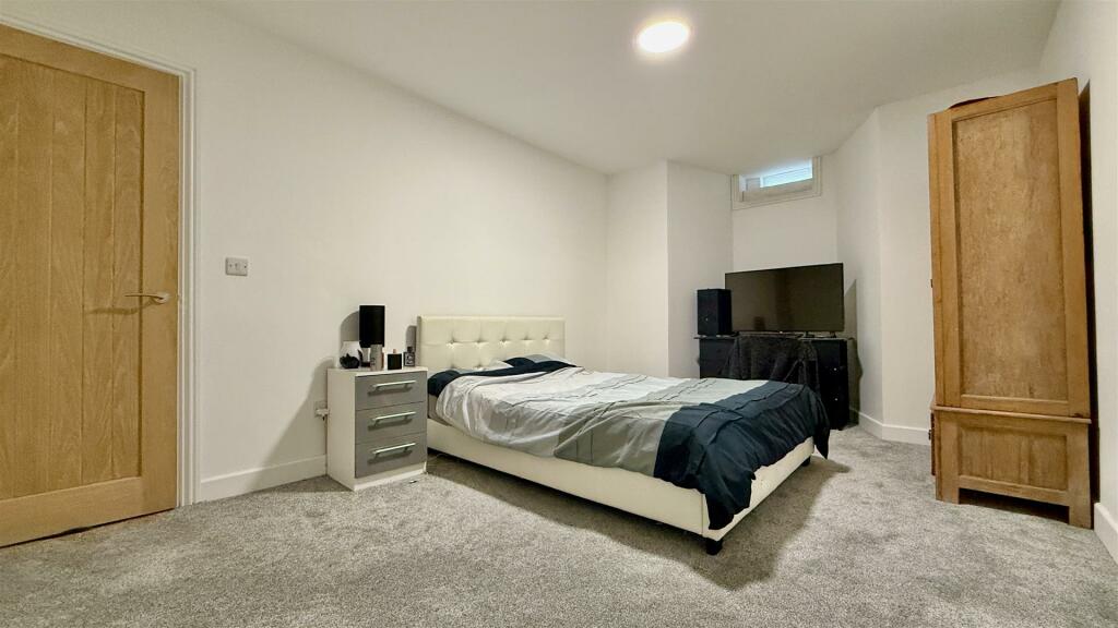 lower ground floor bedroom 1