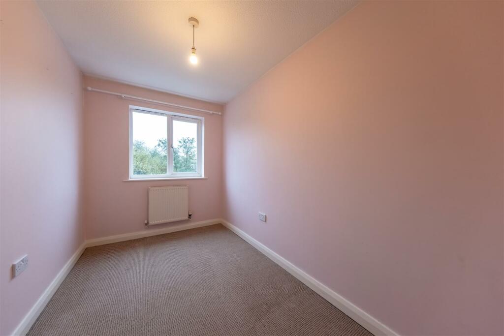 3 Harewood Close-016.jpg