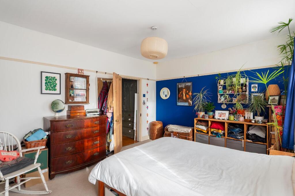 1B0RMR - Bedroom K.jpg
