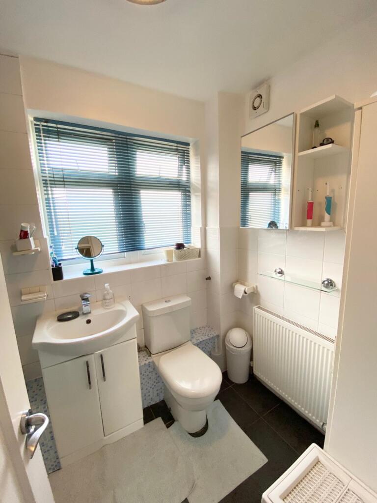 20 Bathroom