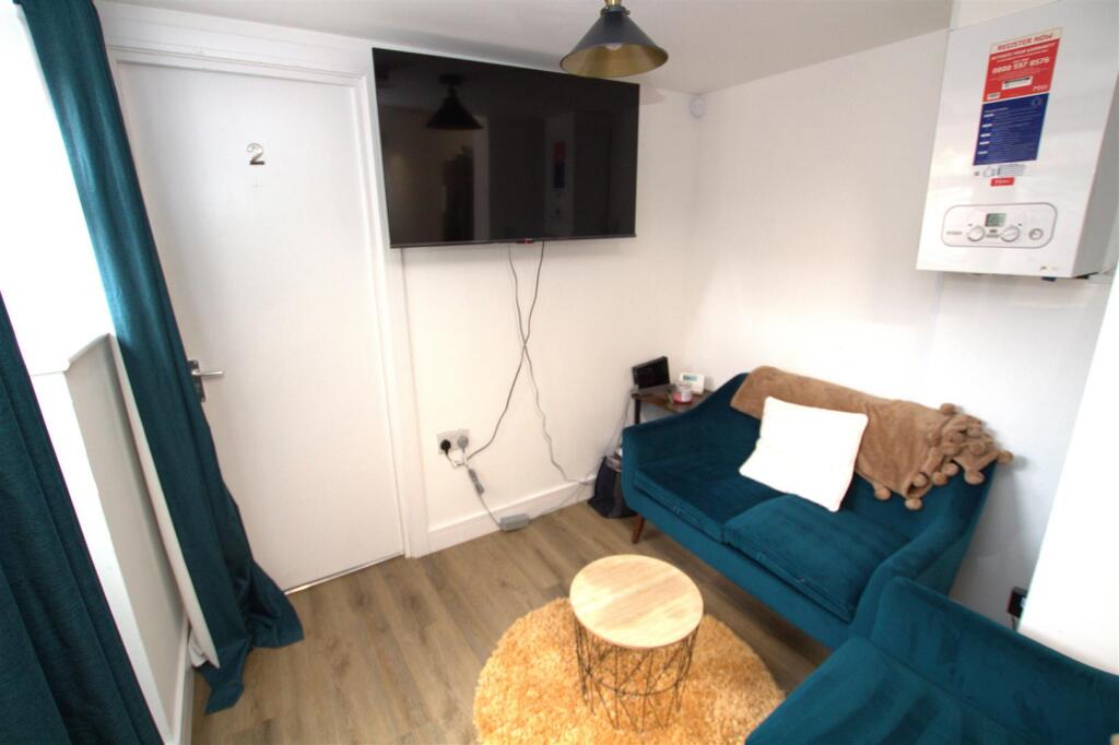 sitting room .jpg