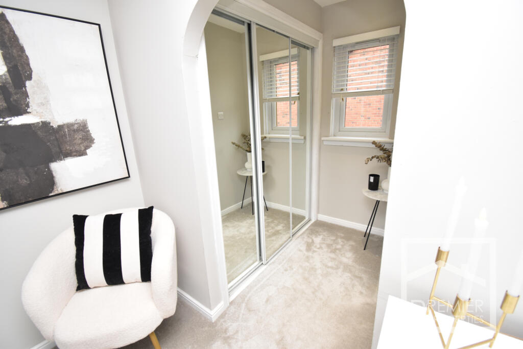 Walk-in-wardrobe
