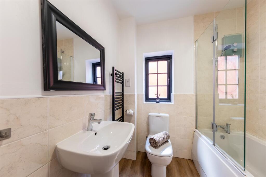 19 Hazelhurst Way-017.jpg