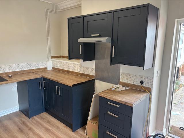 flat 6 kitchen 1.jpg