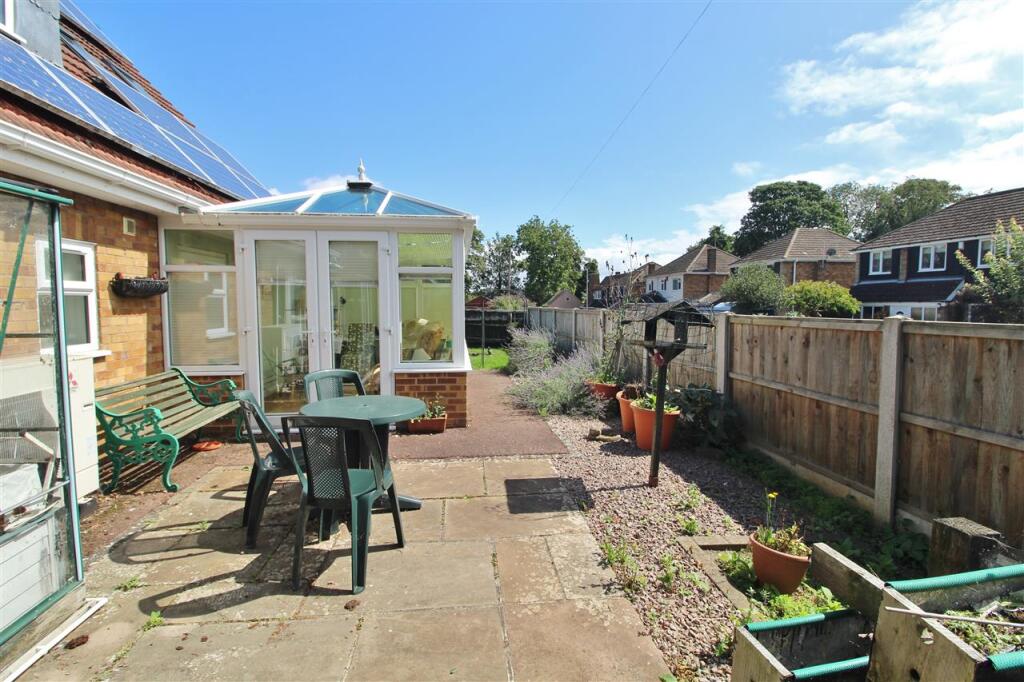 SIDE GARDEN -