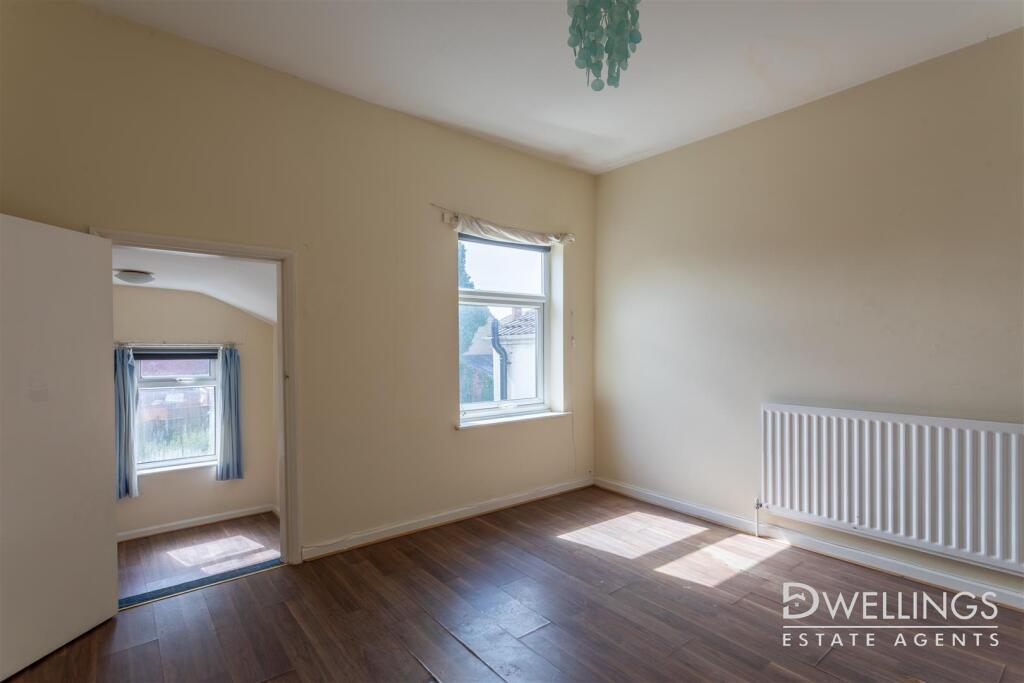 DWELEST- 178 Shobnall Street, DE14 2HN-0012.jpg