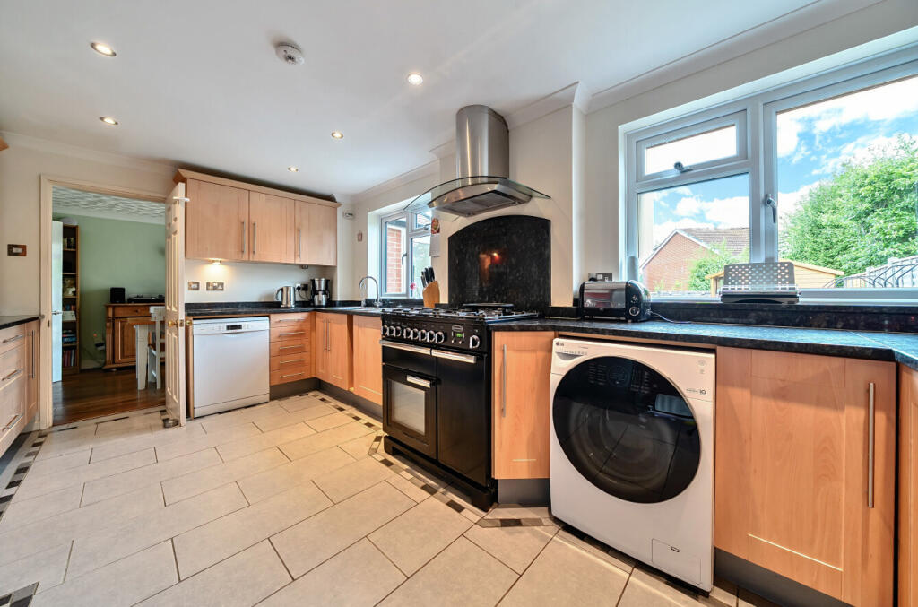 1294455-7-68358c4...