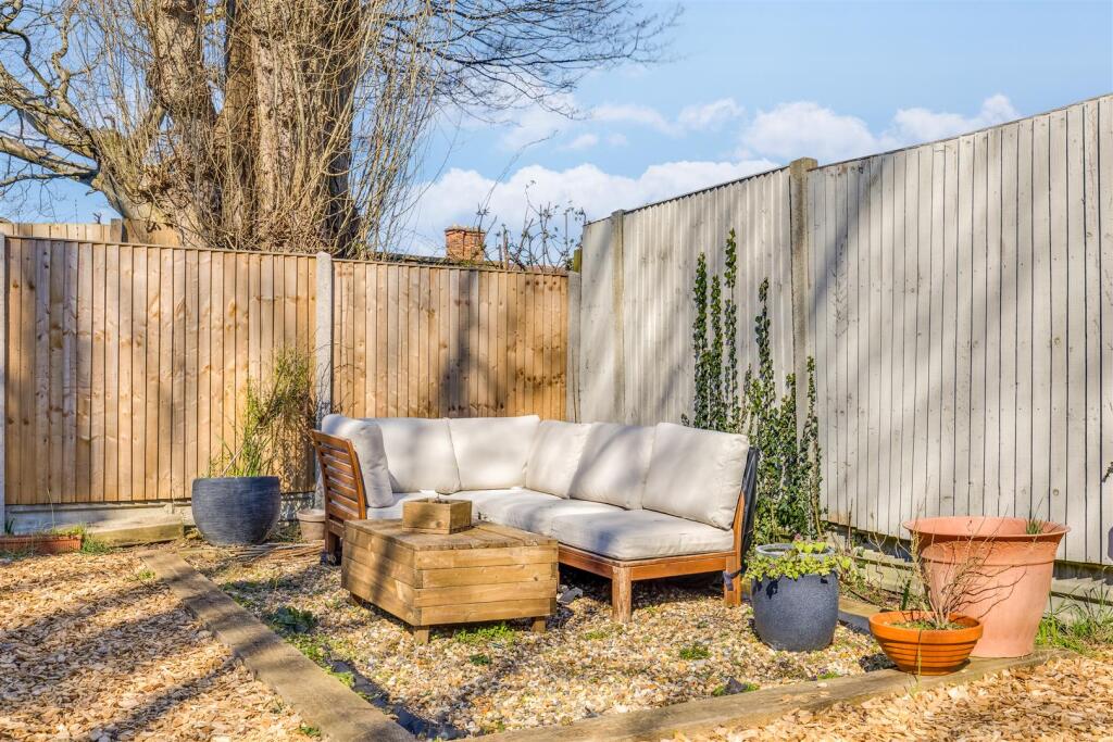 Baldock Road 72-39.jpg