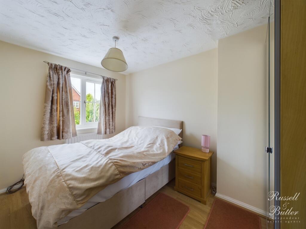 CAM02127G0-PR0027-STILL023