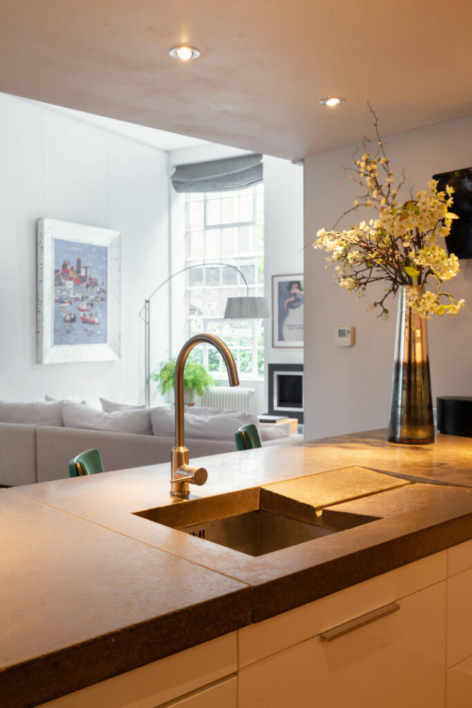 298102 - 19-PRINCE-OF-WALES-ROAD-58.jpg