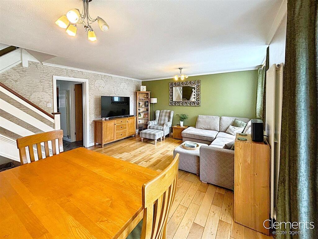 4bc22d2b-Photo 206-18-25 2C 2011 2034 2009.jpg