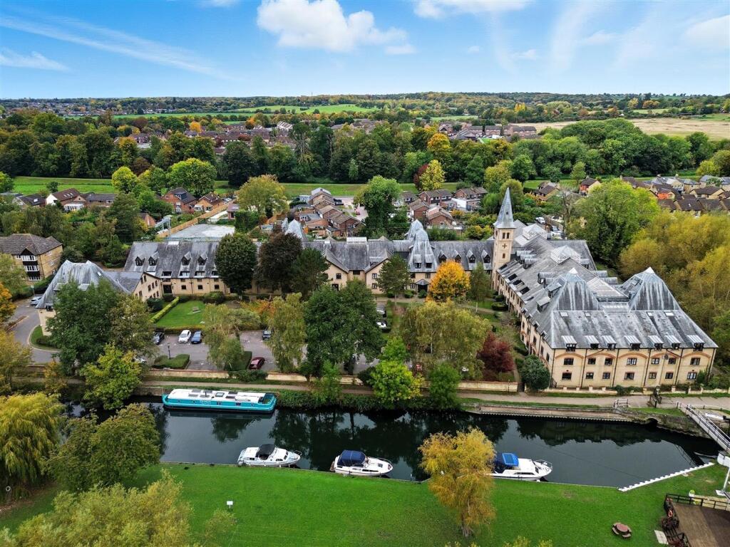 River Meads, Stanstead Abbotts