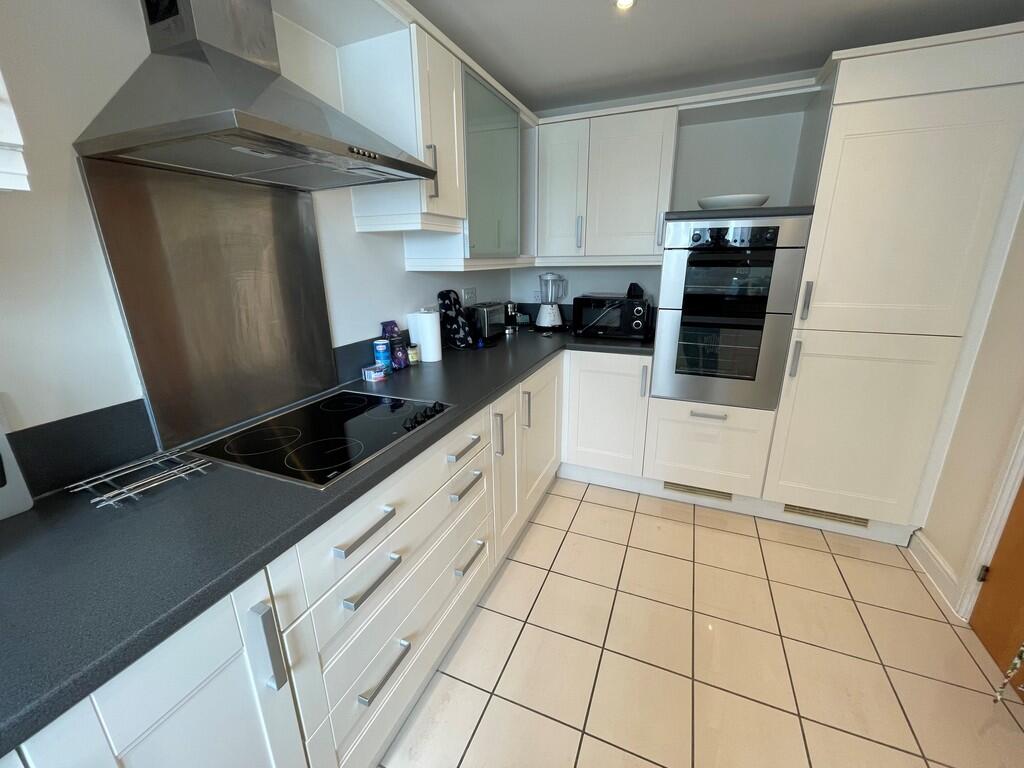 Flat 21 County Wh...